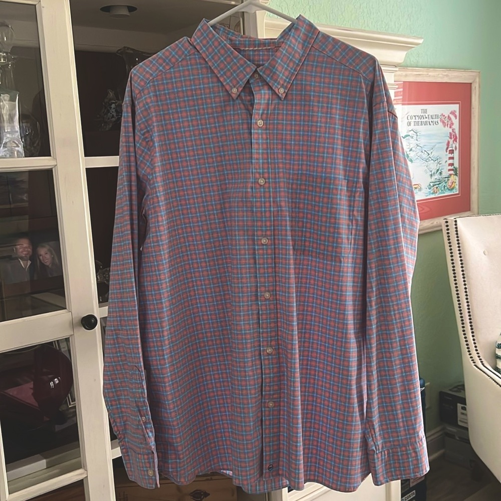 Vineyard Vines “on the go” performance lightweight button down.